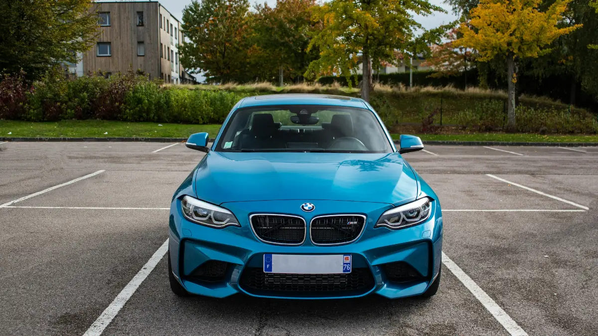 Temporary car insurance for short-term vehicle use parked in lot